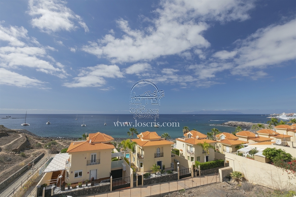 3 Bed TOWNHOUSE, PARQUE TROPICAL 3, LOS CRISTIANOS